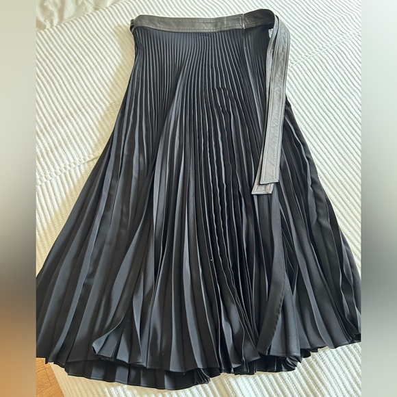 ALC black pleated wrap skirt with leather belt 4 - Picture 3 of 8